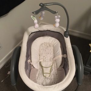 Graco dreamglider (like new)